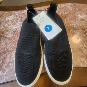 A New Day Unisex Black Shoes Never Wore/ Used Size 7 Has Memory Foam